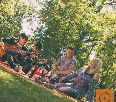  Jule Werner & Granat-Partyban - Gitarre - Profilbild
